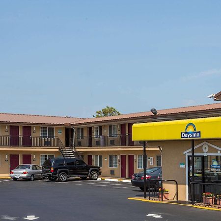 Days Inn By Wyndham Portland Central Εξωτερικό φωτογραφία